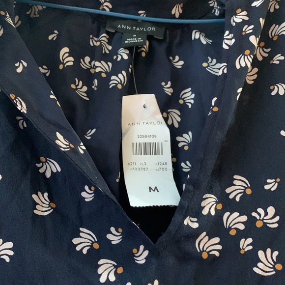 NWT Ann Taylor Cold Shoulder Blouse - Size M - Picture 2 of 3